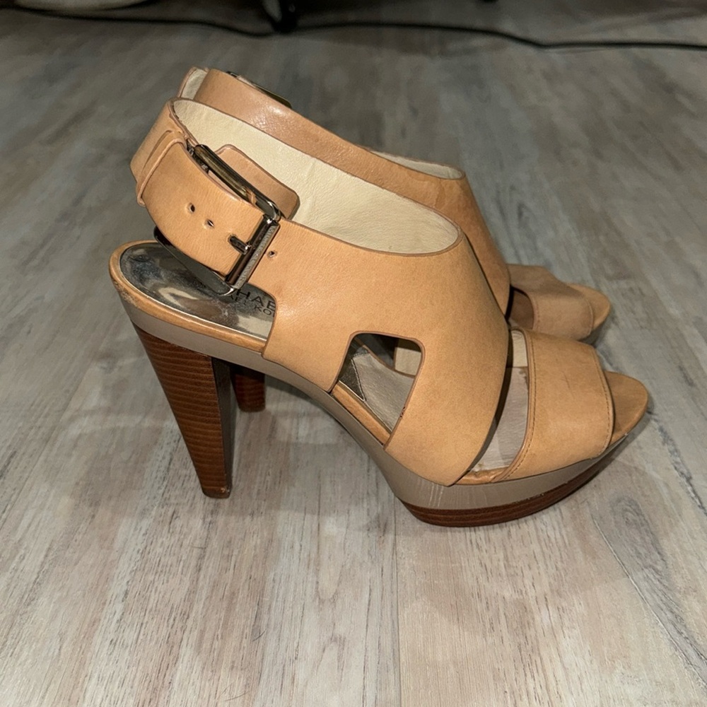 Michael Kors: Gently Used - Nude Heels Size 9